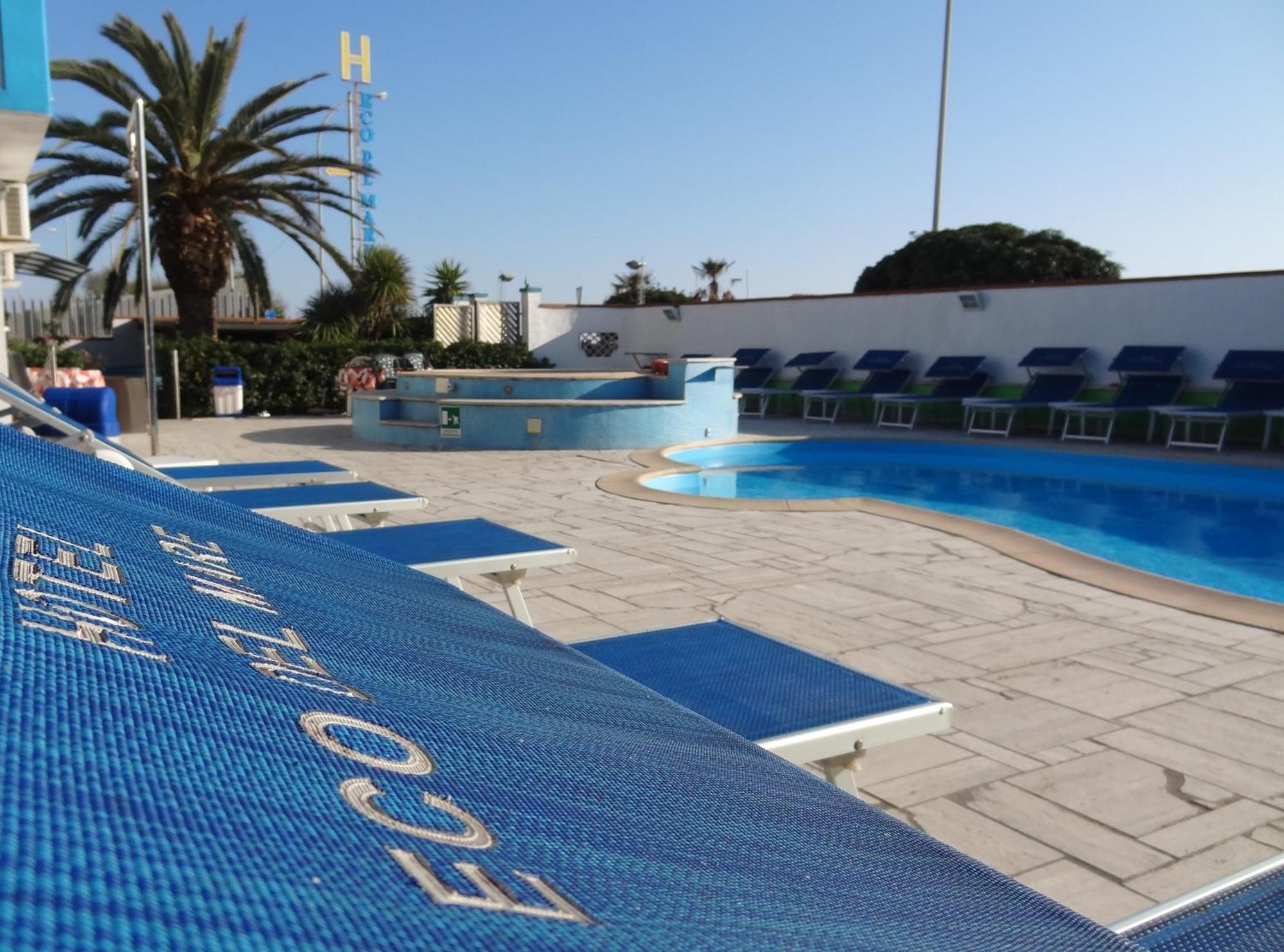 Hotel Eco Del Mare مارينا دي ماسا المظهر الخارجي الصورة