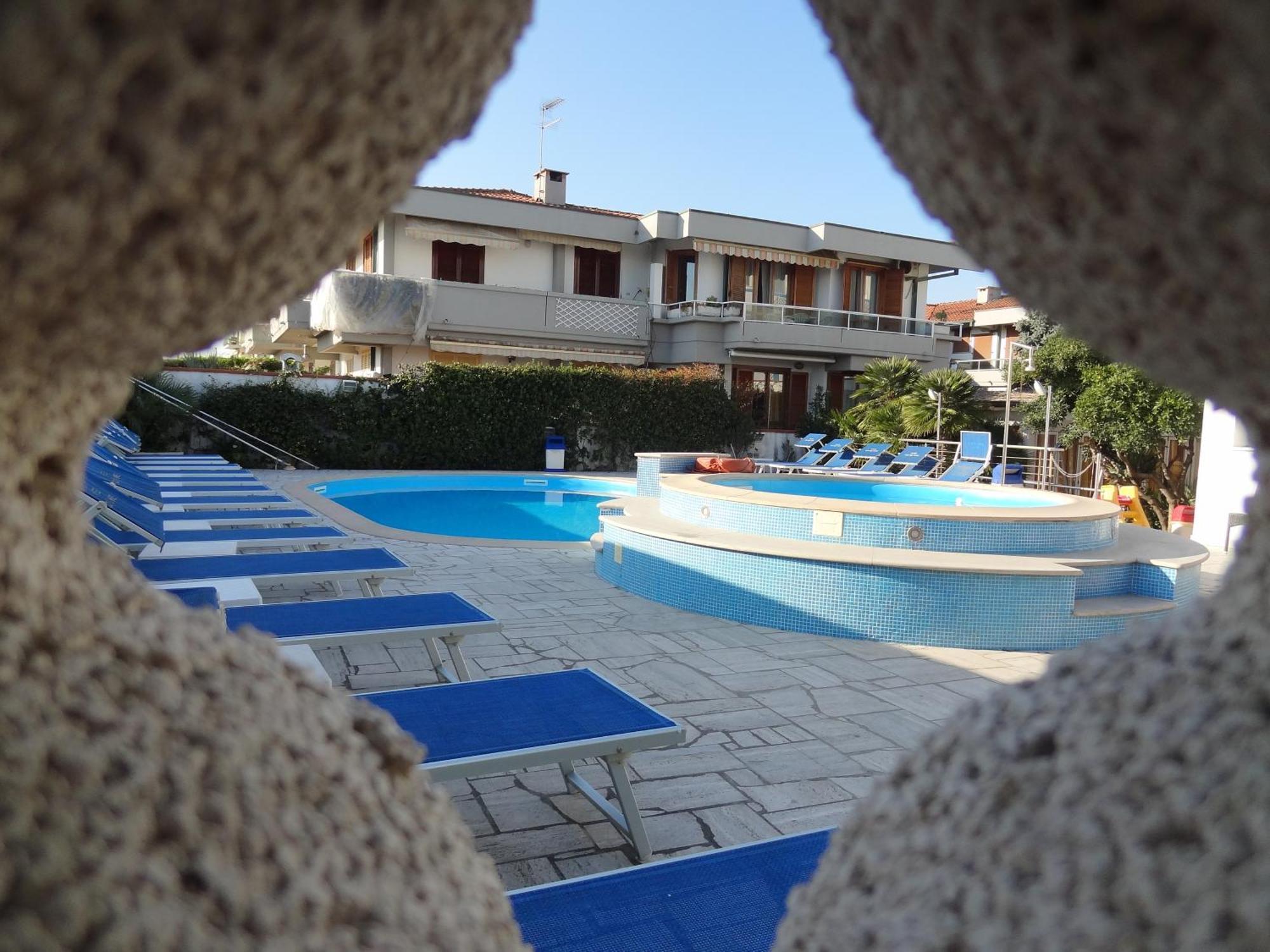 Hotel Eco Del Mare مارينا دي ماسا المظهر الخارجي الصورة