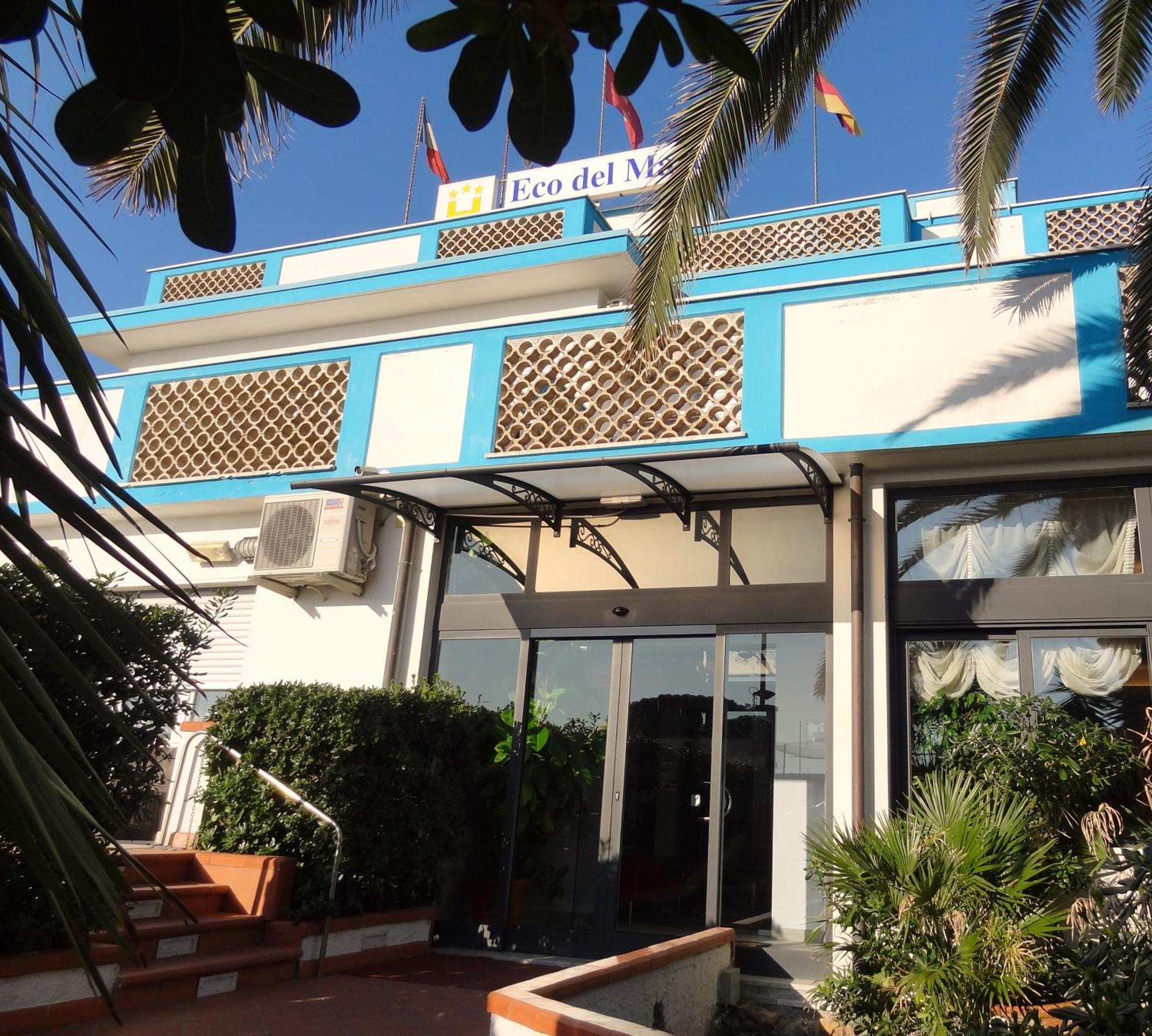 Hotel Eco Del Mare مارينا دي ماسا المظهر الخارجي الصورة