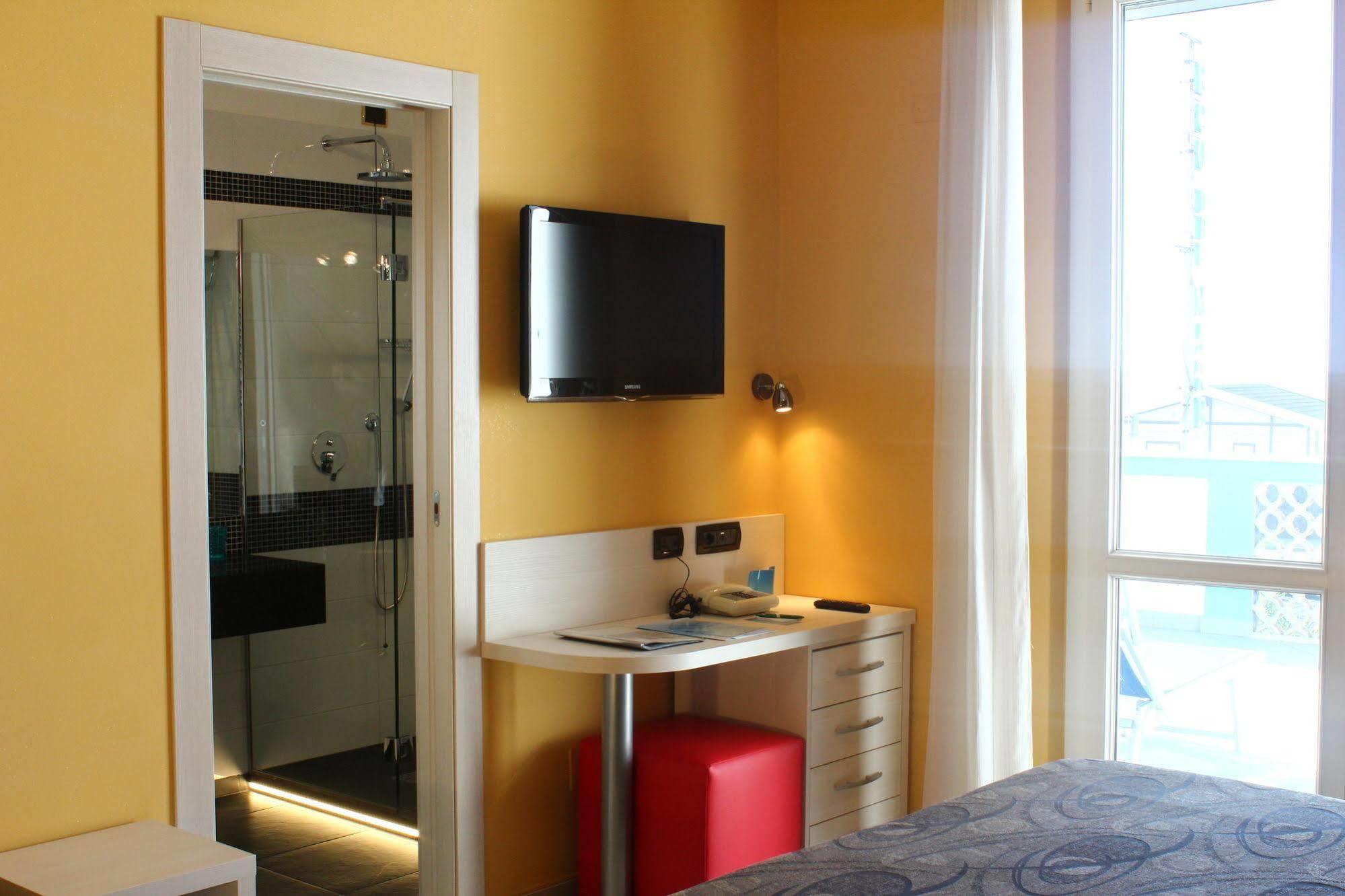 Hotel Eco Del Mare مارينا دي ماسا المظهر الخارجي الصورة