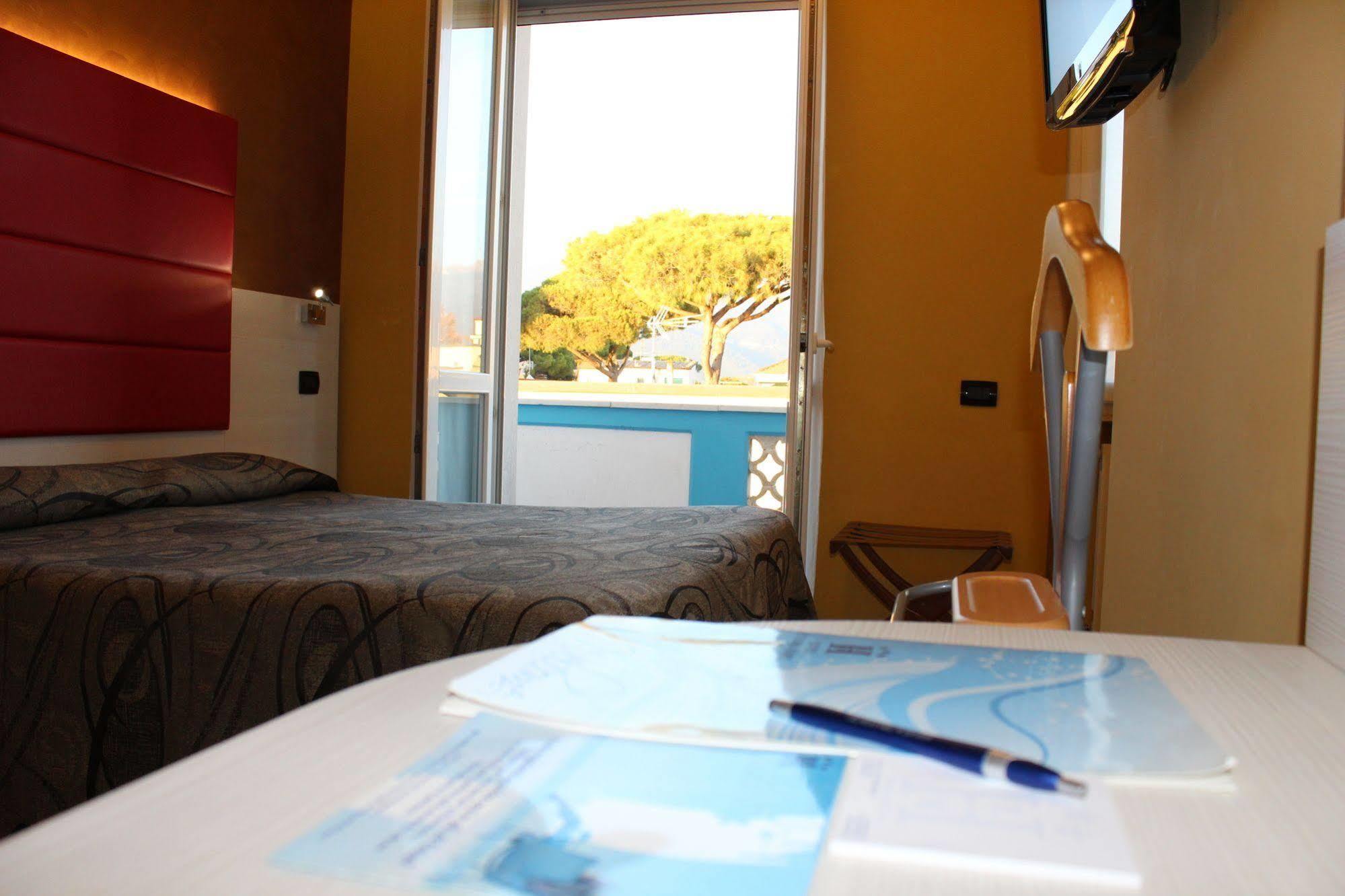 Hotel Eco Del Mare مارينا دي ماسا المظهر الخارجي الصورة